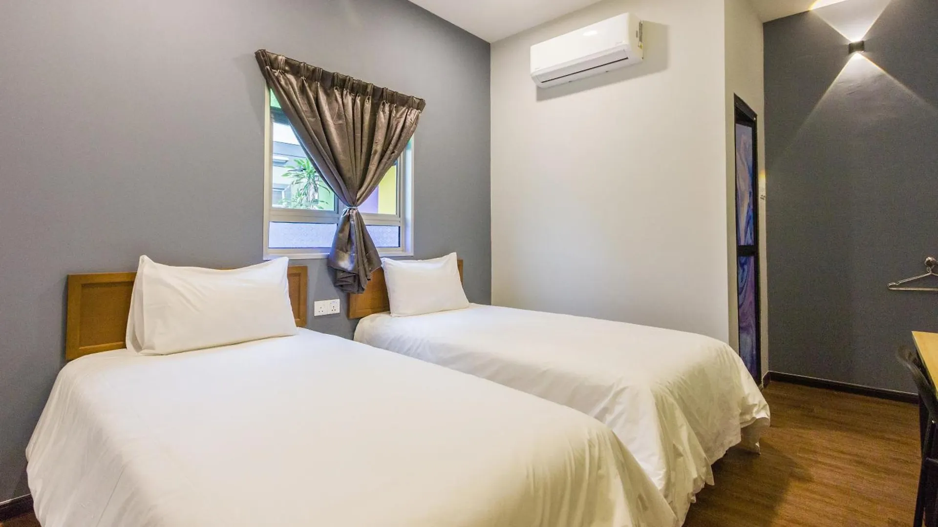 Heaven 5Br Garden Inn By Ubook Butterworth Malaysia